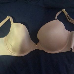 Victorias Secret Nude Bra